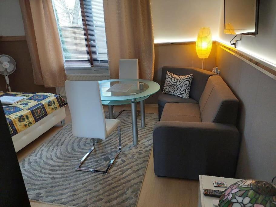 Ujszeged Apartman Bagian luar foto