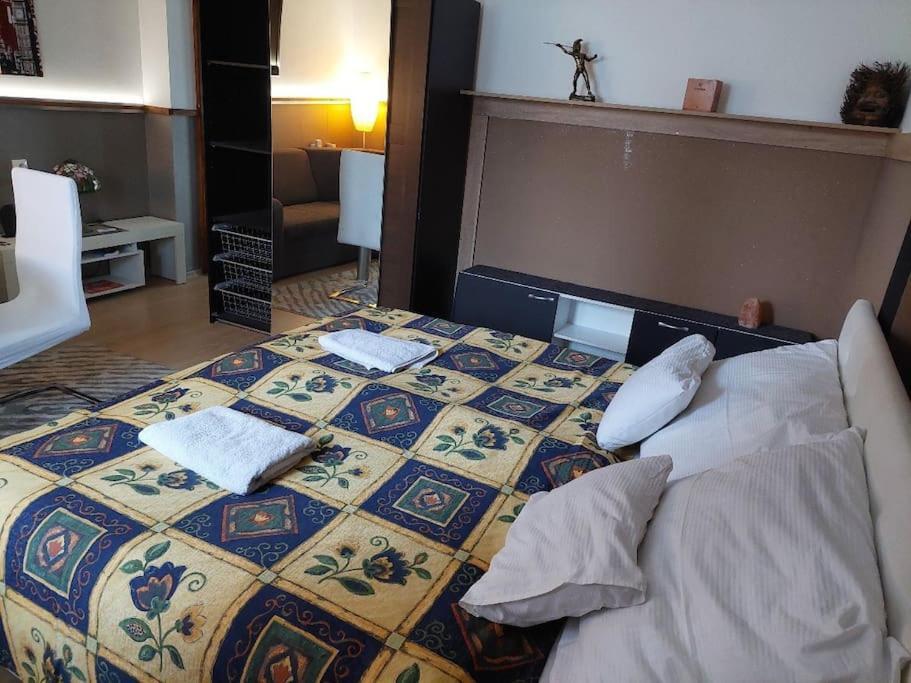 Ujszeged Apartman Bagian luar foto