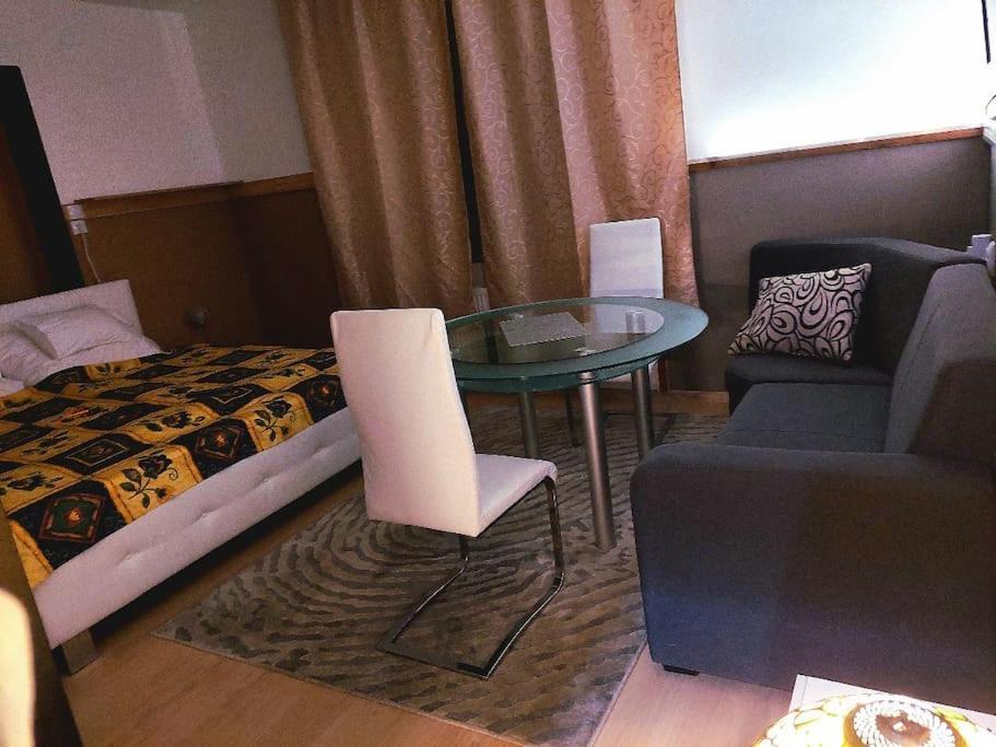 Ujszeged Apartman Bagian luar foto