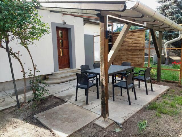 Ujszeged Apartman Bagian luar foto