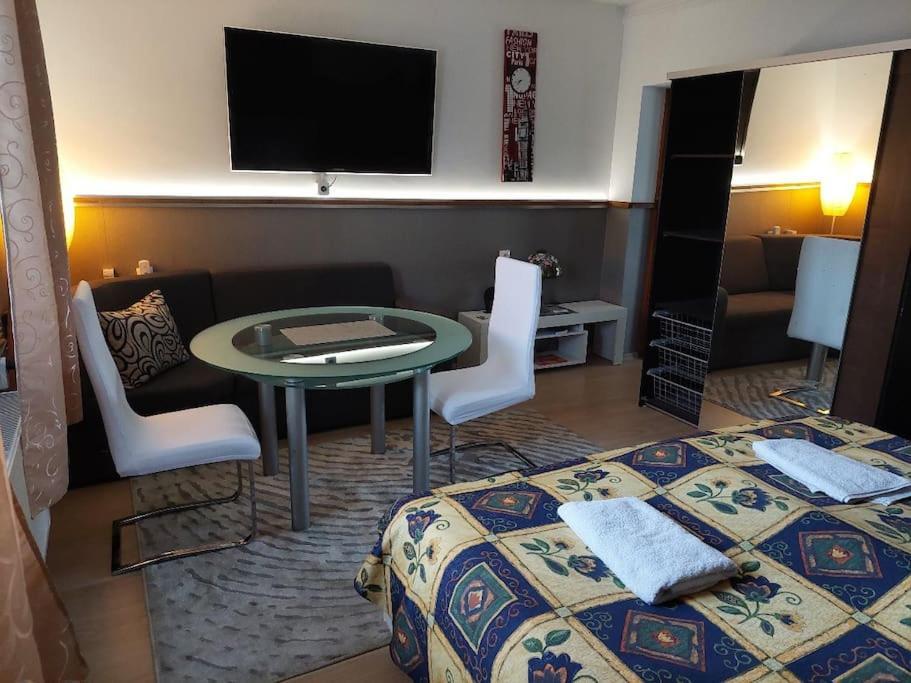 Ujszeged Apartman Bagian luar foto