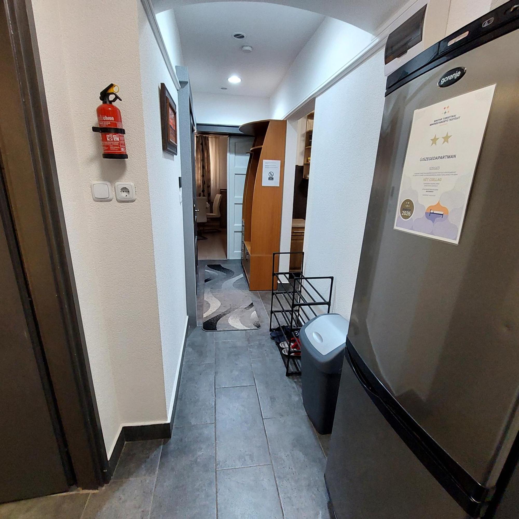 Ujszeged Apartman Bagian luar foto