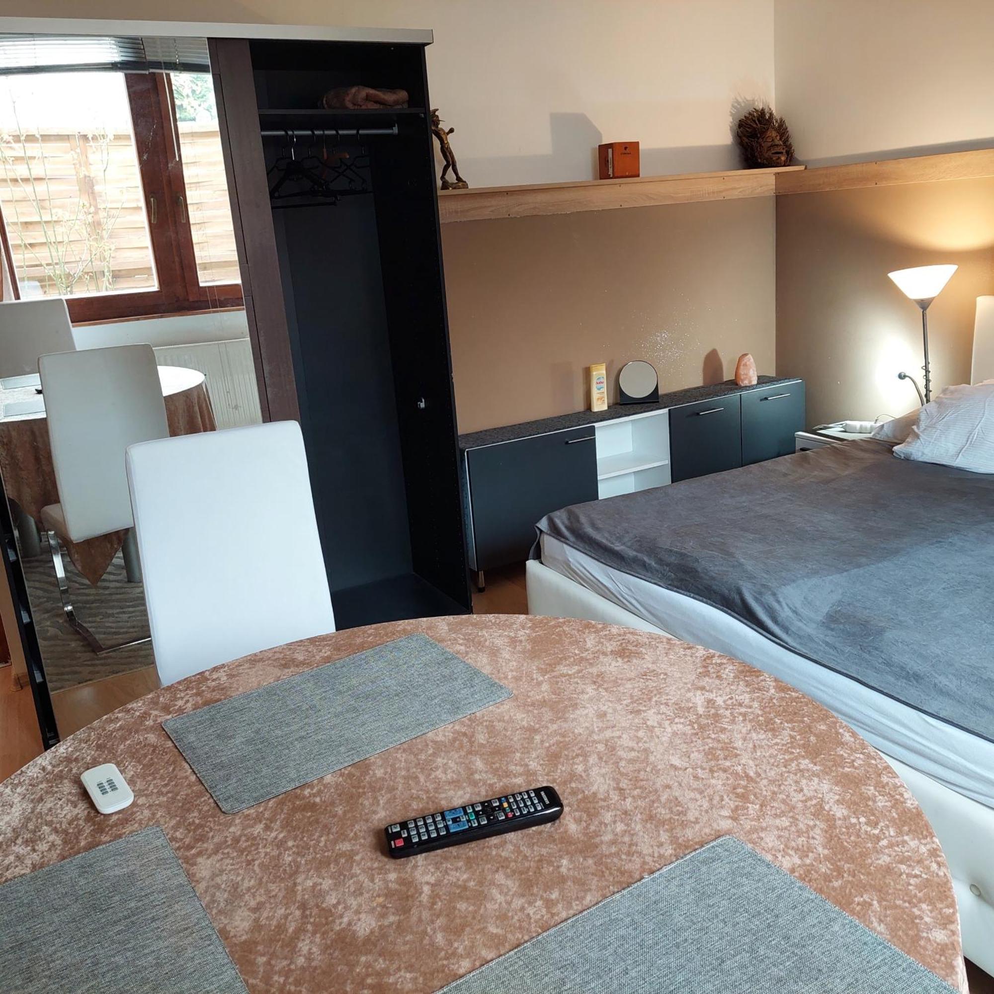 Ujszeged Apartman Bagian luar foto