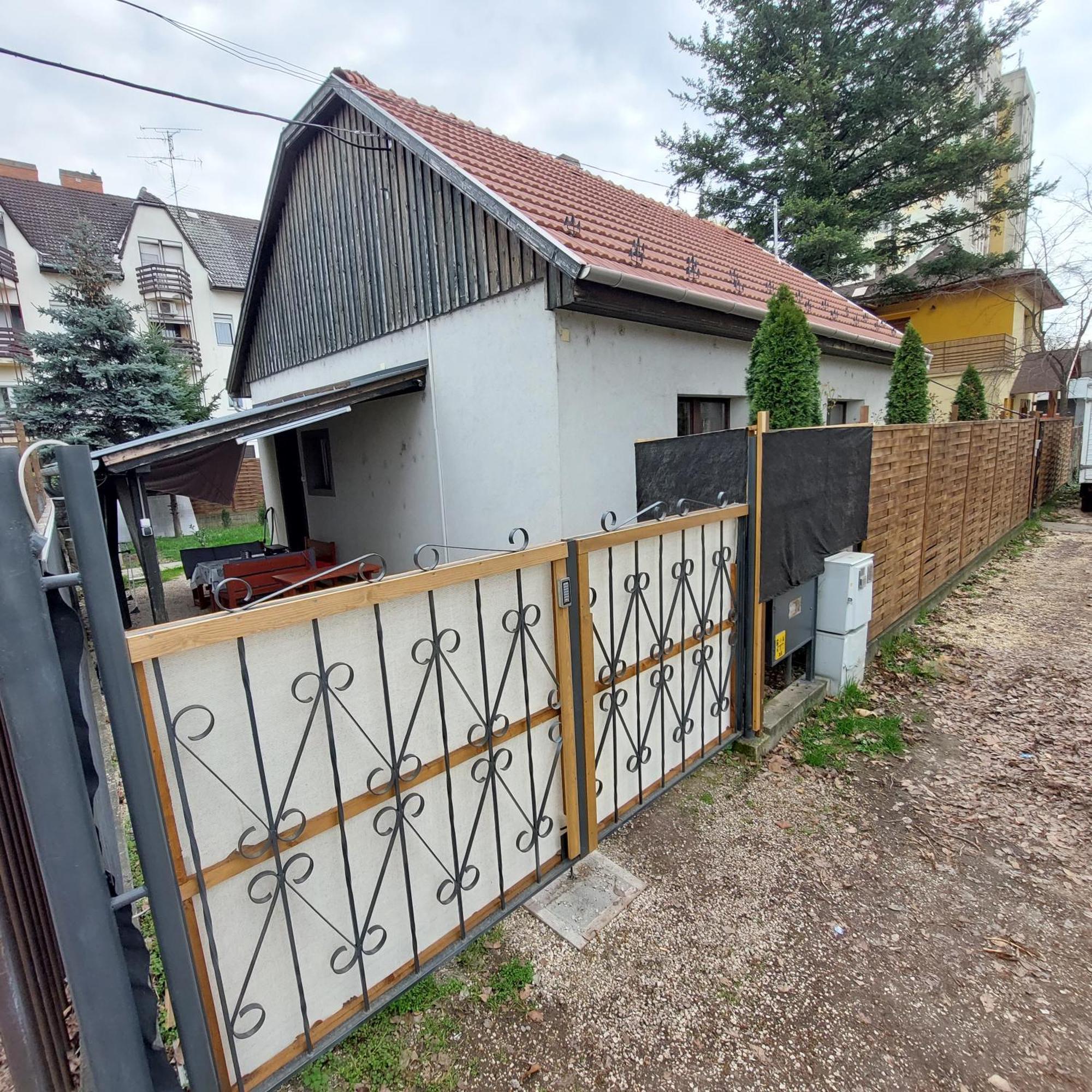 Ujszeged Apartman Bagian luar foto