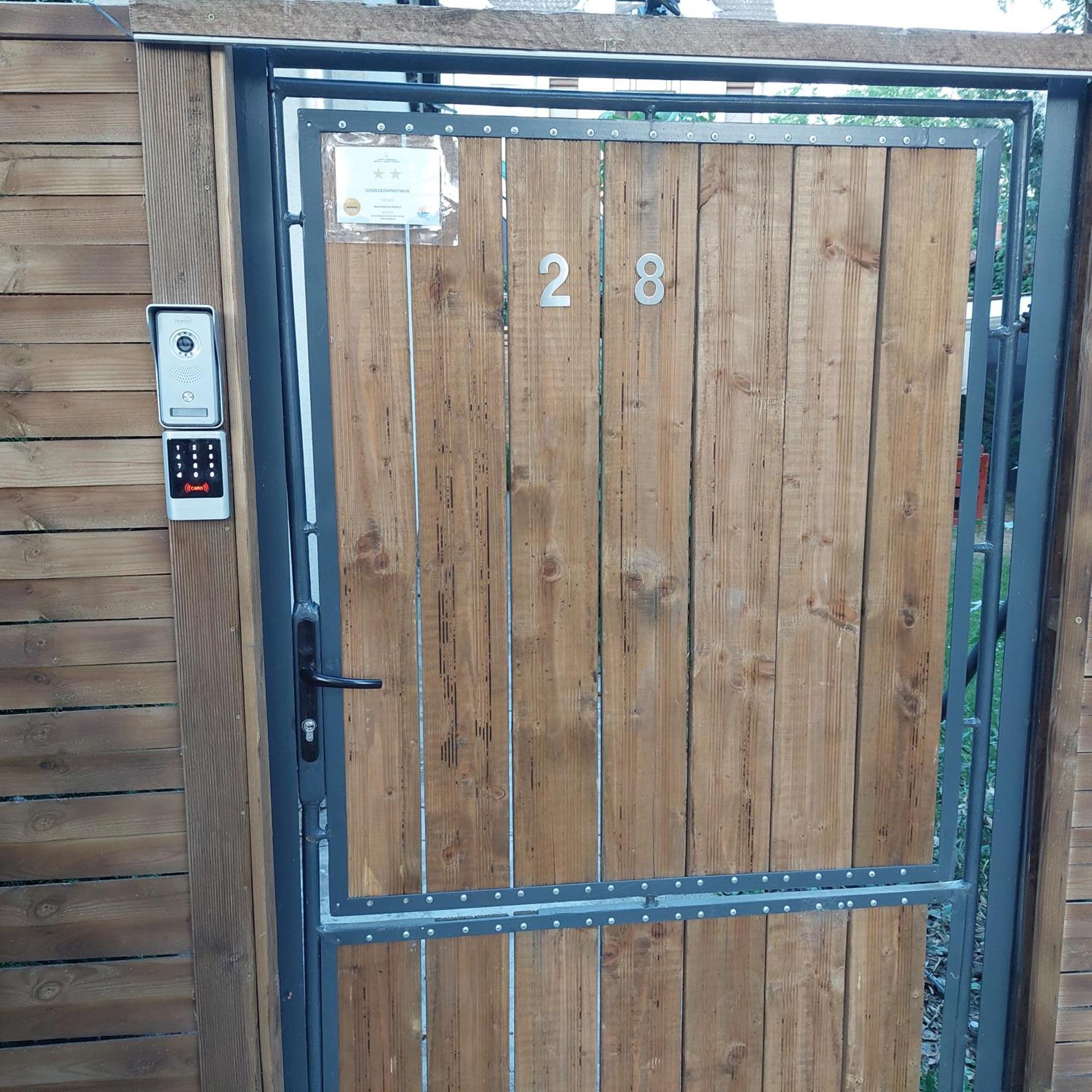 Ujszeged Apartman Bagian luar foto